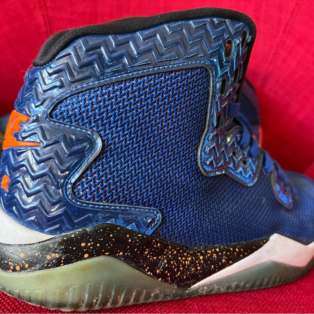 Nike Shoes - Picture 11 of 12